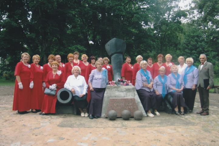 Senioru ansamblis ''Zilais lakatiņš''